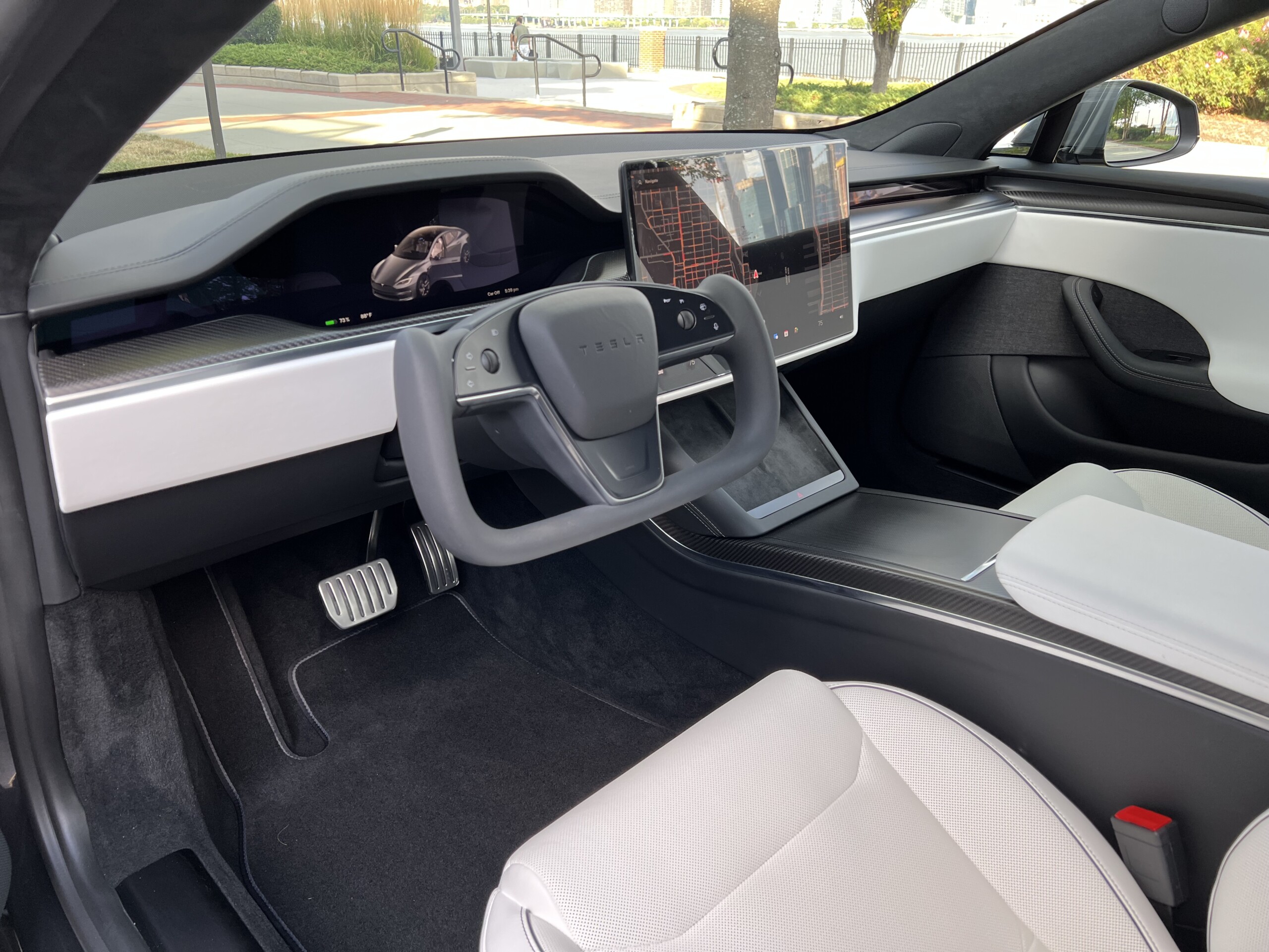Tesla Model S Plaid - Turo 05
