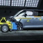 Les voitures électriques chinoises cartonnent encore aux crash-tests : la MG4 met une raclée à la Peugeot 408