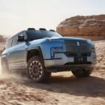 Ce SUV électrique est impressionnant : il peut flotter, rouler avec un pneu crevé et faire le crabe