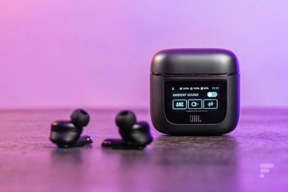 Les JBL Tour Pro 2 // Source : Chloé Pertuis - Frandroid