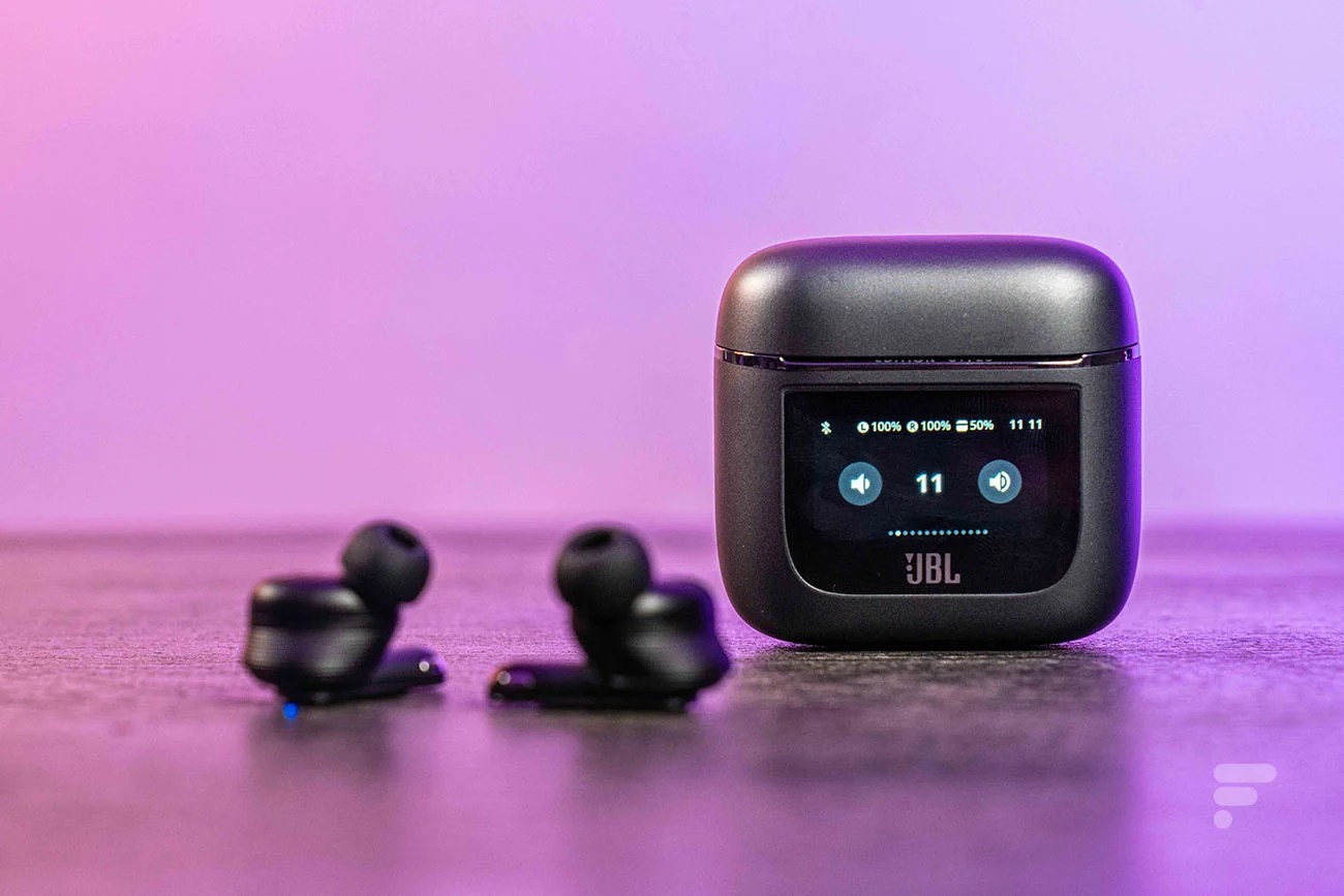 Les JBL Tour Pro 2 // Source : Chloé Pertuis - Frandroid