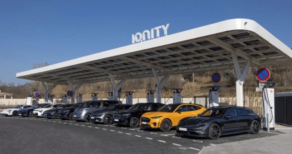 Une station de charge rapide Ionity