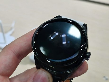 La Huawei Watch Buds // Source : Frandroid