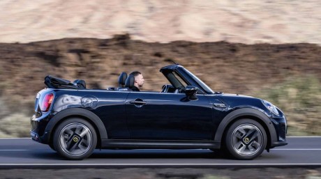 mini-cooper-se-cabriolet-6