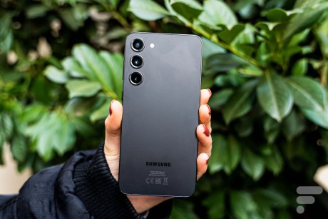 Le Samsung Galaxy S23 Plus // Source : Frandroid - Chloé Pertuis / Anthony Wonner