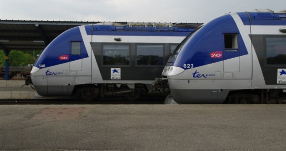 Trains TER en France // Source : CC0 Domaine public sur PxHere