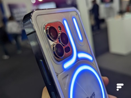 L'Unihertz Luna au MWC 2023 // Source : Frandroid