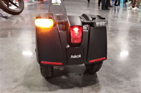 Askoll Scoo3 roues arrière clignotants