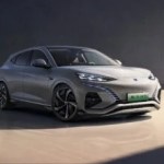 Pourquoi Mercedes soutient ce nouveau SUV électrique chinois produit par le concurrent de Tesla