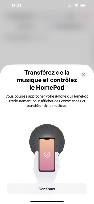 Pour lire de la musique, on peut approcher son iPhone ou son iPad du HomePod.