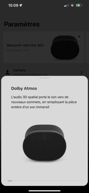 Pendant ce temps, l'app présente les fonctionnalités de l'enceinte.