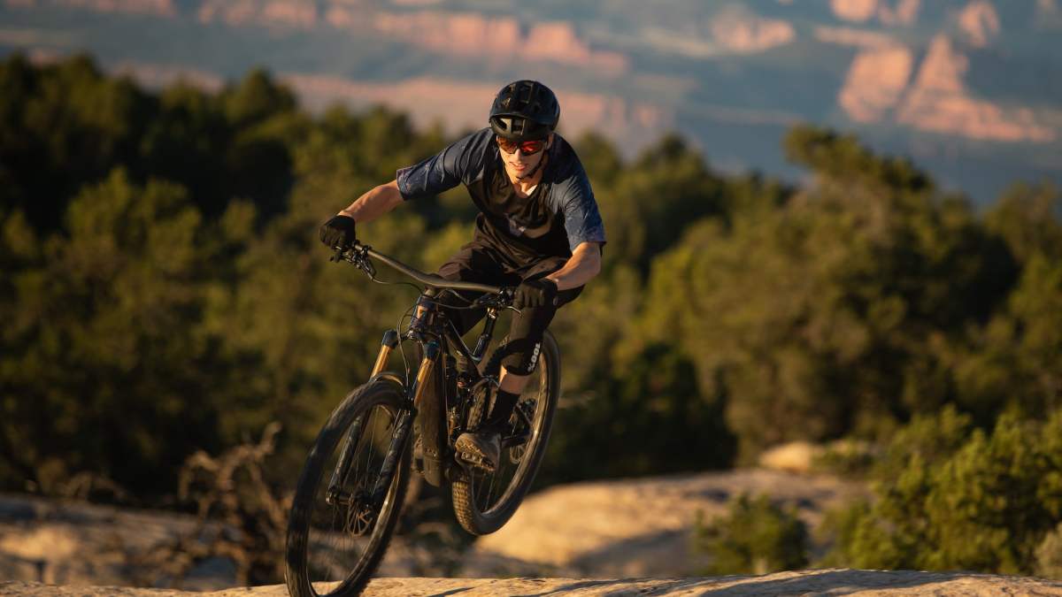 Trance X Advanced E+ Elite action 1