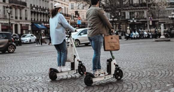 La trottinette en libre-service à Paris n'a que 5 ans, et peut encore s'améliorer - Source : Unsplash/vladbjnr