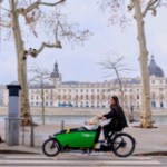 Une première ville française lance des vélos cargo électriques en libre-service