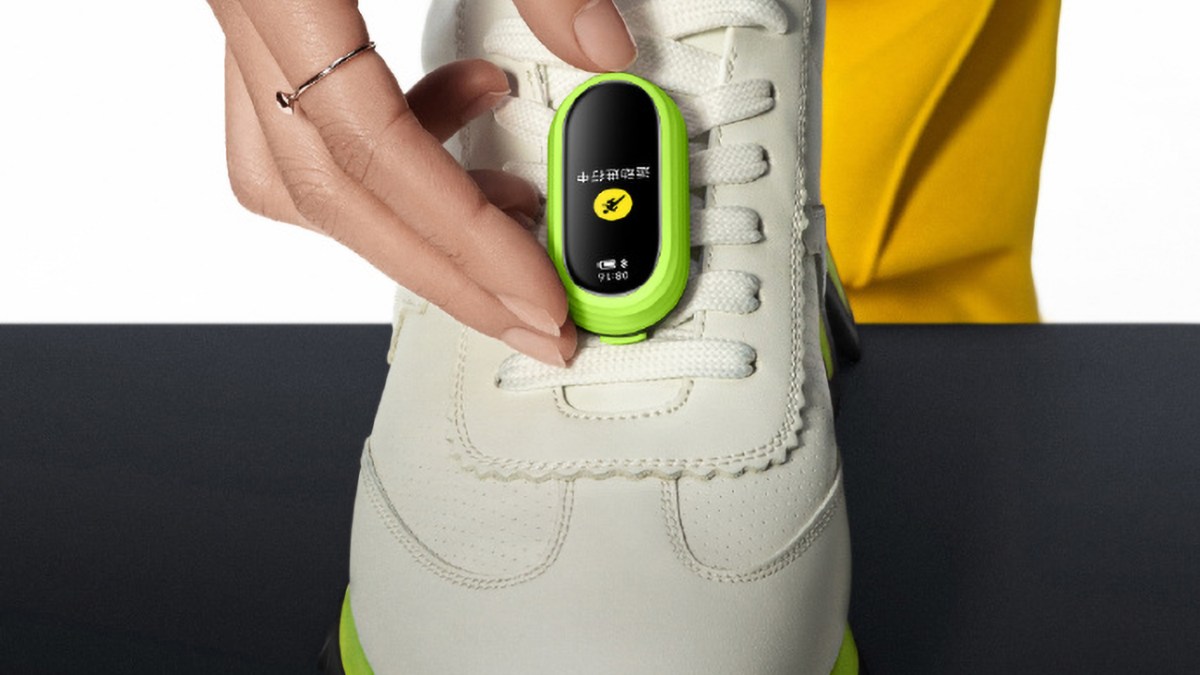 Le Xiaomi Smart Band 8 peut être fixé au pied pour connaître la longueur de ses foulées