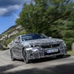 BMW i5 : on connaît enfin son autonomie, à mi-chemin entre les Tesla Model 3 et Model S