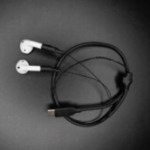 Ce vidéaste a réussi à recycler ses vieux AirPods HS en écouteurs filaires Ce vidéaste a réussi à recycler ses vieux AirPods HS en écouteurs filaires
