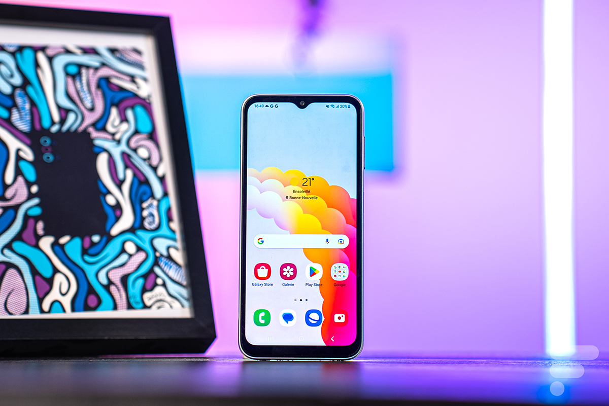 De dos, ce Galaxy A14 5G fait son petit effet // Source : Chloé Pertuis - Frandroid