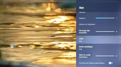 L'une des prises HDMI est compatible eARC.