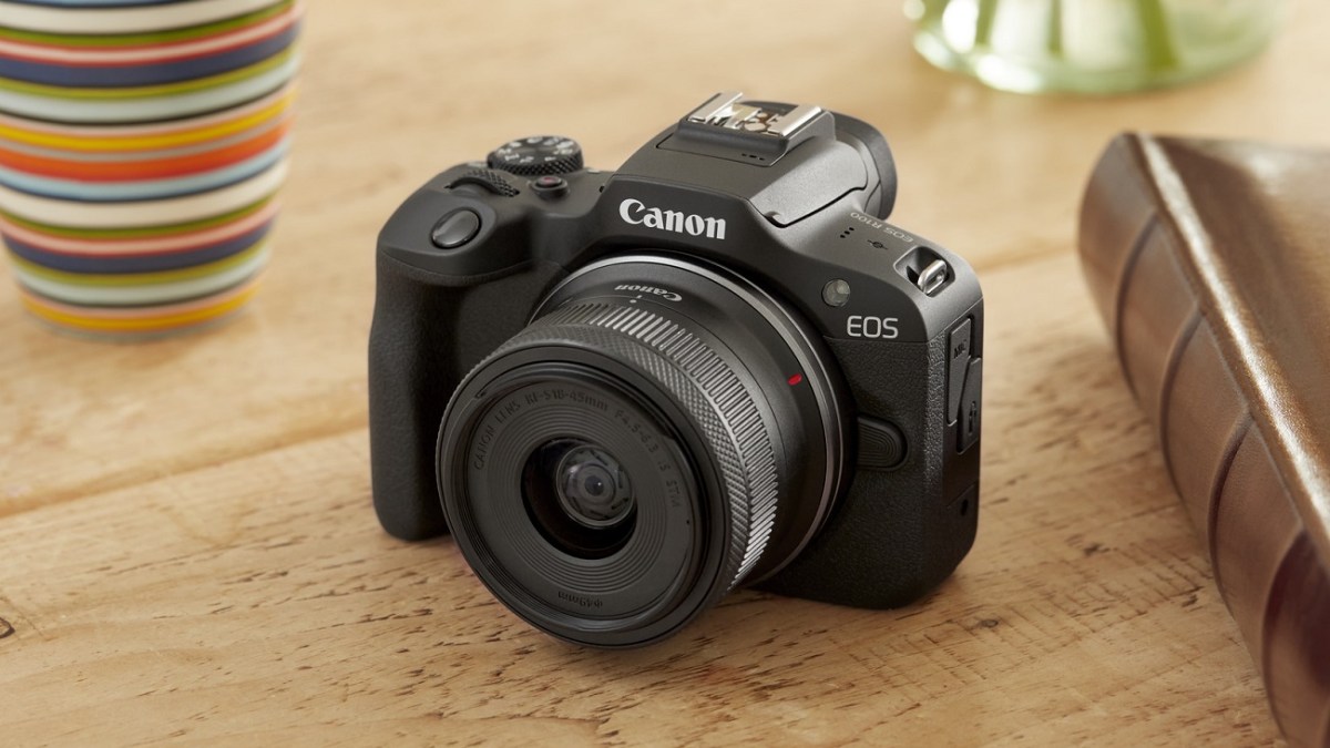 Le Canon EOS R100