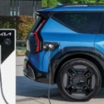 Voici combien coûte la recharge d’une voiture électrique sur les bornes par rapport aux voitures thermiques