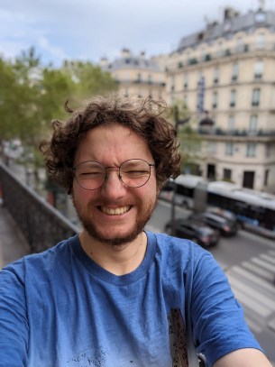 Pixel 7a selfie (3)