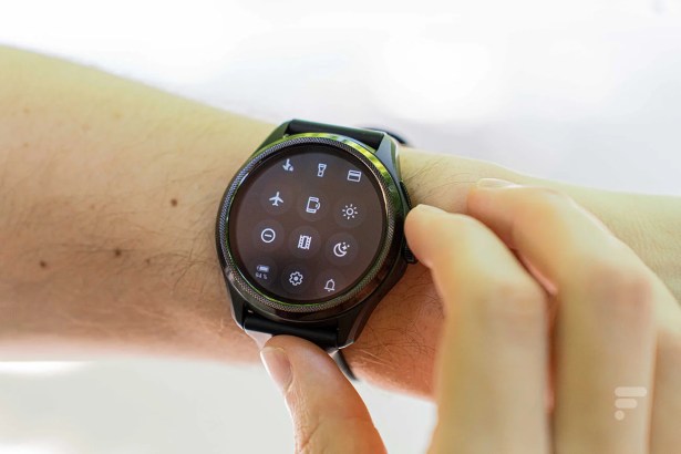 La Mobvoi TicWatch Pro 5 // Source : Chloé Pertuis - Frandroid