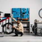 « Le client gagne 1000 à 1500 euros » en revendant son vélo électrique : rencontre avec l’expert français du reconditionné