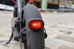 Xiaomi Electric Scooter 4 feu arrière