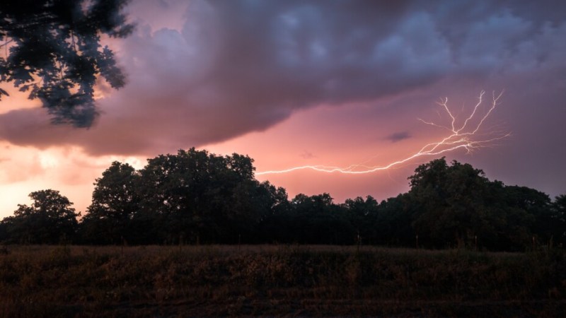 La foudre peut-elle détruire vos appareils électroniques ? Nos conseils en cas d’orage La foudre peut-elle détruire vos appareils électroniques ? Nos conseils en cas d’orage