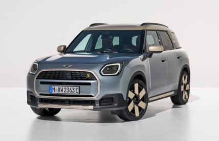 Mini Countryman SE ALL4 // Source : Mini