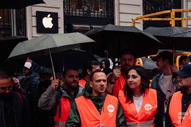 Grève dans les Apple Store de France du 22 septembre 2023. // Source : Frandroid - Anthony Wonner