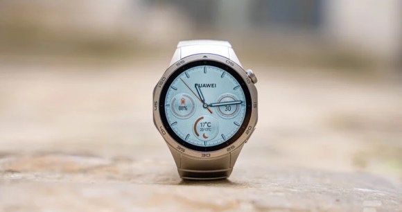 La Huawei Watch GT 4 // Source : Chloé Pertuis - Frandroid