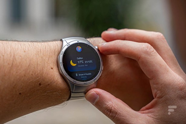 La Huawei Watch GT 4 // Source : Chloé Pertuis - Frandroid