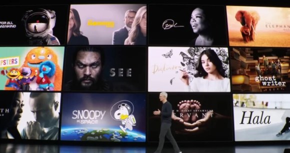 Tim Cook devant le line-up d'Apple TV+ à son lancement // Source : Screenshot Frandroid de la conférence Apple