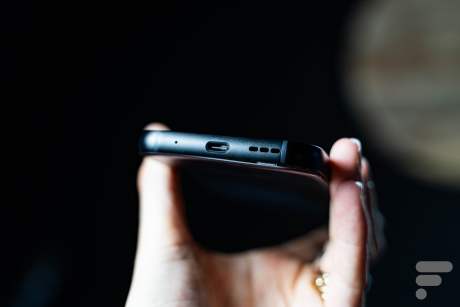 Le Fairphone 5 // Source : Chloé Pertuis pour Frandroid