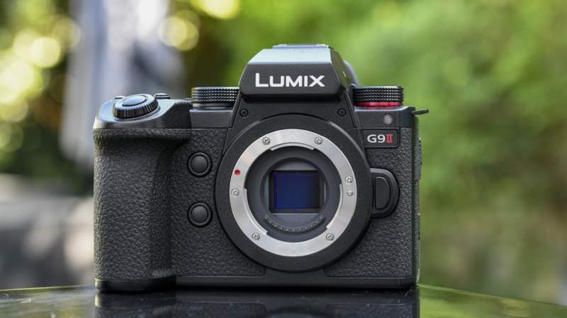 Cet appareil photo hybride avec viseur OLED pouvant filmer en 5,7K profite d&rsquo;une double réduction pour 720&nbsp;€ d&rsquo;économies