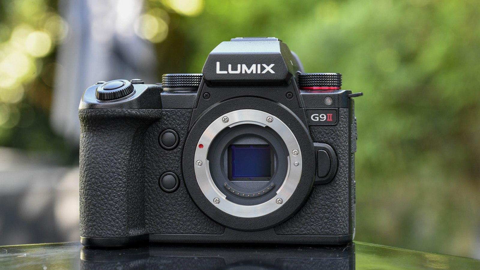 Cet appareil photo hybride avec viseur OLED pouvant filmer en 5,7K profite d’une double réduction pour 720 € d’économies