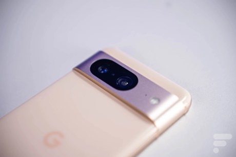 Le Google Pixel 8 // Source : Chloé Pertuis pour Frandroid