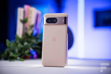 Le Google Pixel 8 // Source : Chloé Pertuis pour Frandroid