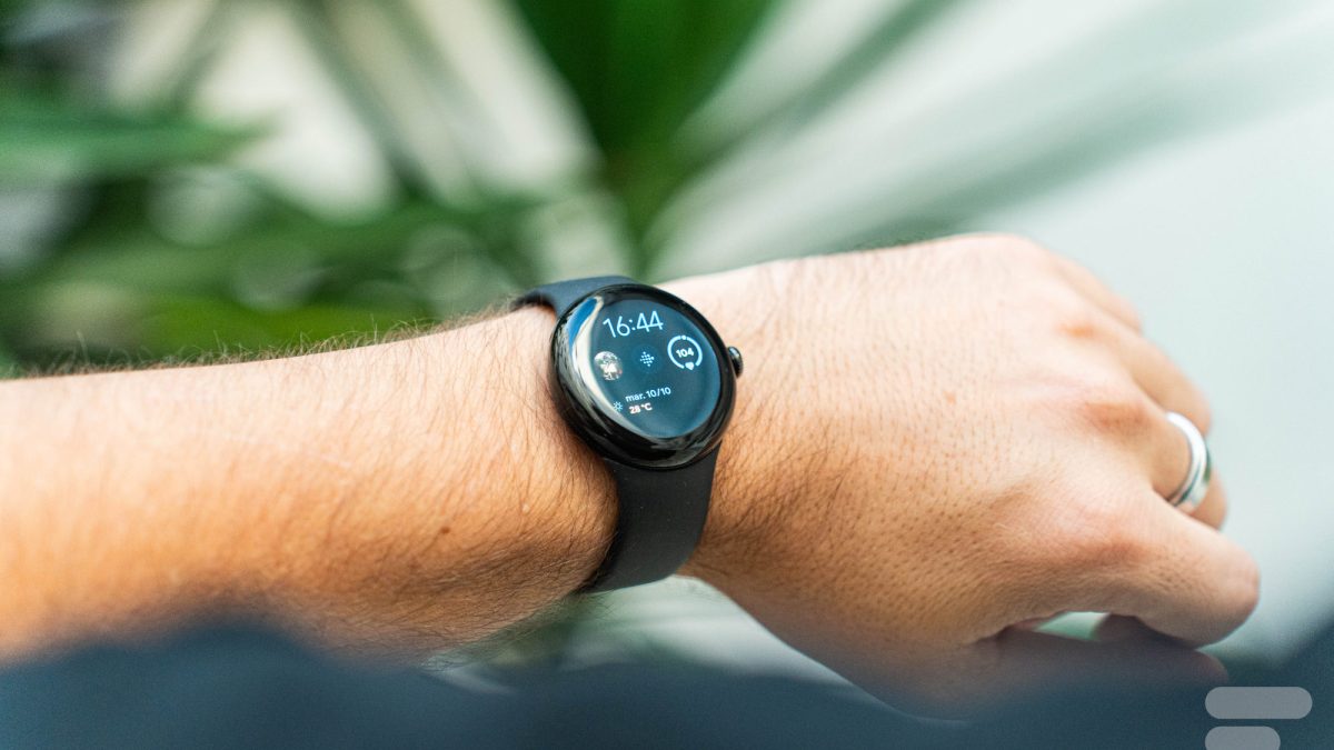 La Google Pixel Watch 2, sous Wear OS 4 (basé sur Android 13)