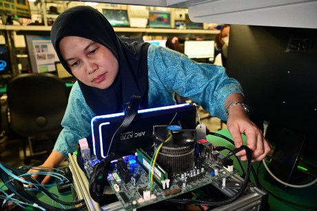 Intel_Tech_Tour_Malaysia-Design_and_Development_Lab_19