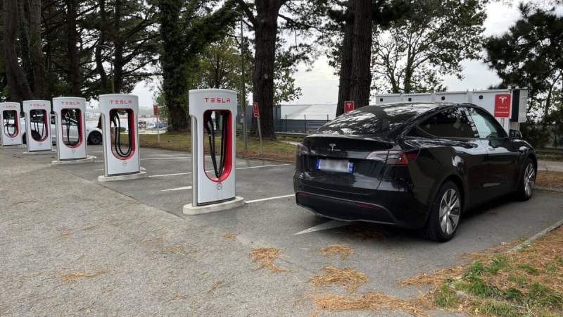 L&rsquo;erreur des 100&nbsp;%&nbsp;: pourquoi votre recharge sur autoroute peut vous ruiner silencieusement