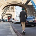 Trottinettes électriques : pourquoi roule-t-on sur les trottoirs ? Cette étude apporte des premières réponses