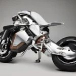 Yamaha dégaine une moto électrique désarticulée, sans guidon et boostée à l’IA