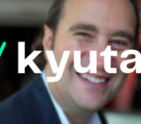 Xavier Niel est l'un des trois cofondateurs de Kyutai // Source : Rodrigo SEPÚLVEDA SCHULZ CC BY-SA 2.0