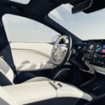 La nouvelle rivale de la Tesla Model 3 montre enfin son magnifique intérieur avec cette fonction très pratique