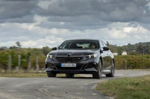 BMW i5 M60 xDrive // Source : BMW