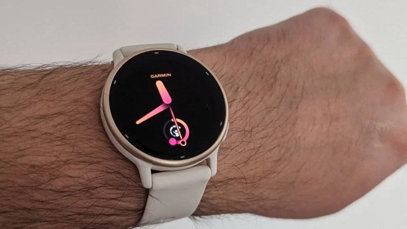 Boulanger déstocke la Garmin Vivoactive 5 à -46%, une montre taillée pour le sport qui rivalise encore avec la nouvelle Vivoactive 6