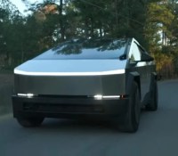 Tesla Cybertruck :: Frandroid – Driving Tesla Cybertruck_ Everything You Need to Know! 31-51 screenshot